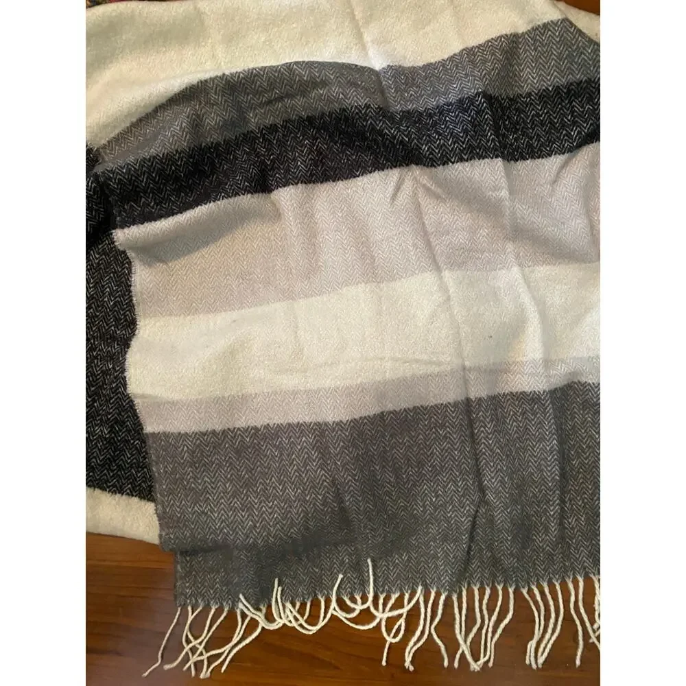 Madison 88 Blanket Scarf Gray Black Cream Colorblock Stripe Fringe